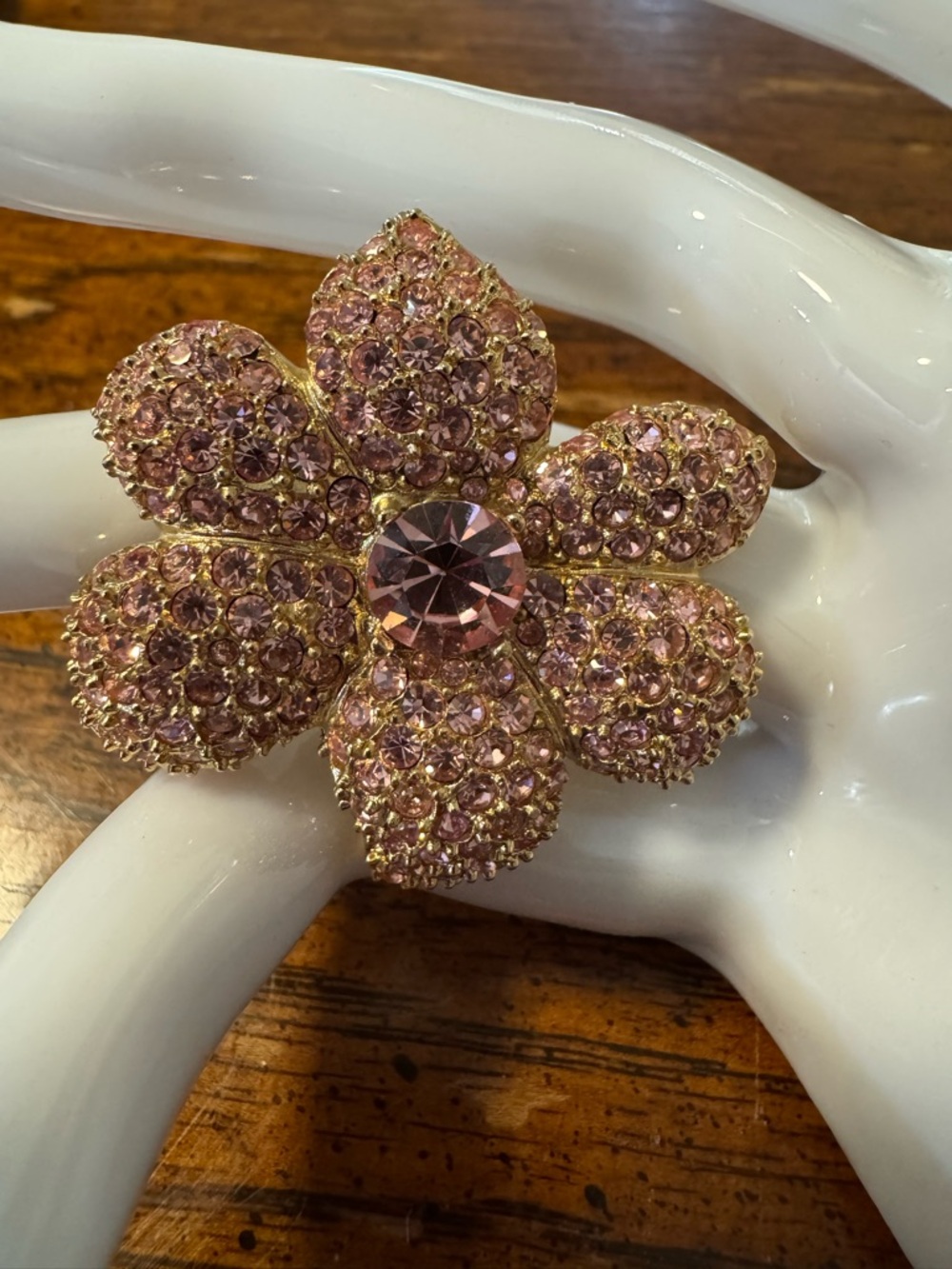 Carolee vintage pink bling brooch, EUC. Gold tone metal does not take magnet.